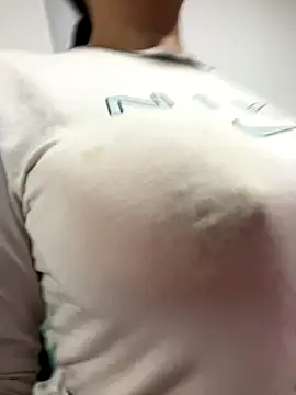 ruby santana777 online show from November 28, 2025, 5:04 pm