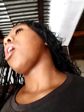 Snapshot of cindyxxx1 chatting on December 4, 2025, 11:30 am cindyxxx1 online show from December 4, 2025, 11:30 am