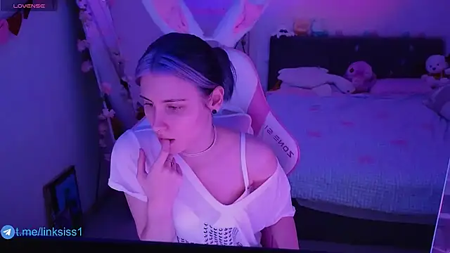 Snapshot of twicewetgirl chatting on March 19, 2026, 10:41 am twicewetgirl online show from March 19, 2026, 10:41 am