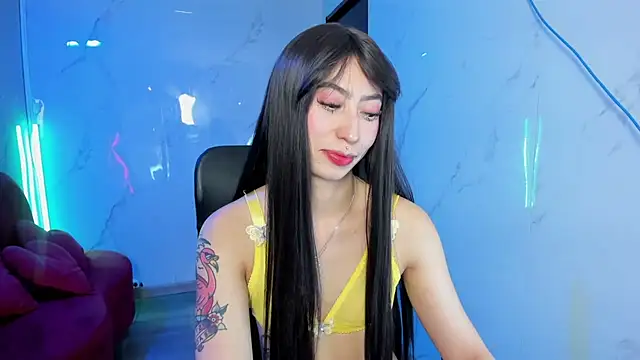 Snapshot of LilithCooperr_ chatting on June 26, 2026, 3:33 am LilithCooperr online show from June 26, 2026, 3:33 am