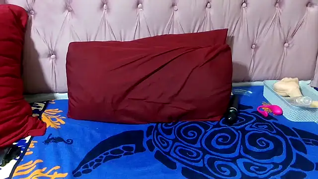 Snapshot of SweetMellowX1 chatting on December 22, 2025, 3:14 am SweetMellowX1 online show from December 22, 2025, 3:14 am