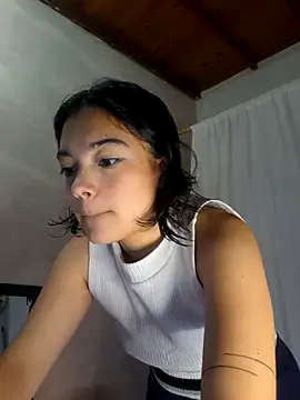 Snapshot of littlemelii chatting on September 12, 2025, 5:18 am littlemelii online show from September 12, 2025, 5:18 am