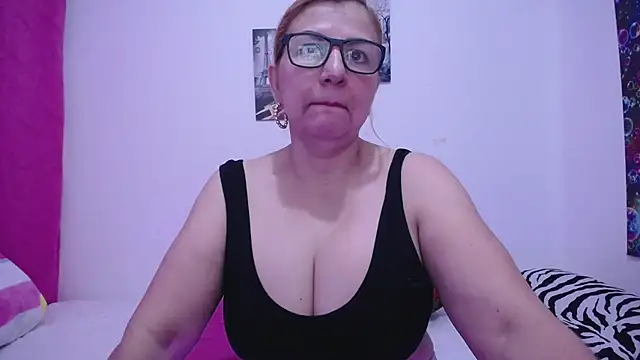 Snapshot of razzisweet chatting on January 22, 2025, 1:42 pm razzisweet online show from January 22, 2025, 1:42 pm