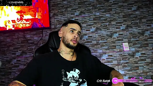 Snapshot of Seth_Owner chatting on December 14, 2024, 11:23 pm Seth Owner online show from December 14, 2024, 11:23 pm