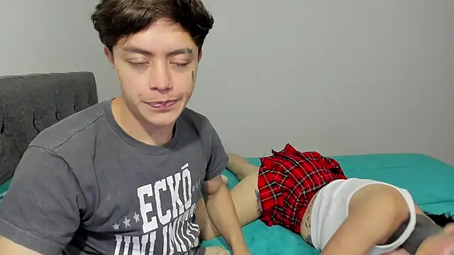 Snapshot of steban_and_kim chatting on February 13, 2026, 7:54 pm steban and kim online show from February 13, 2026, 7:54 pm