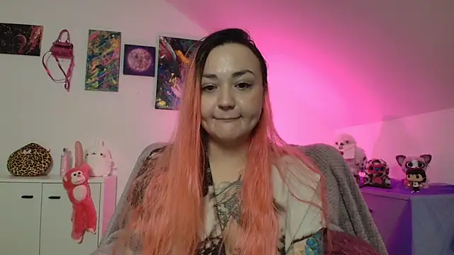 PinkHurricaneOfficial online show from November 10, 2025, 4:17 pm