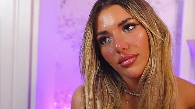 ClaraHazel online show from October 2, 2025, 5:03 am