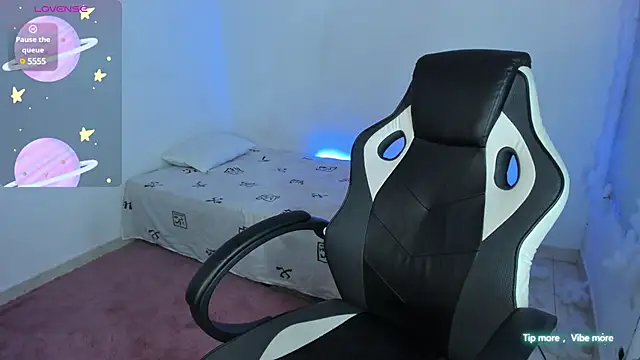 Riana Kean online show from February 25, 2025, 2:25 am