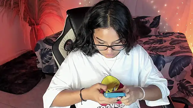 Riana Kean online show from April 9, 2026, 2:00 am