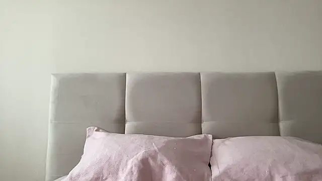 LisaFlower online show from October 17, 2025, 8:39 am