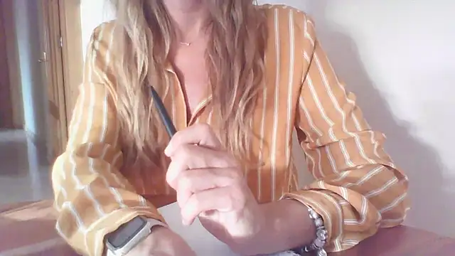 Artemisa2323 online show from October 14, 2025, 6:58 am