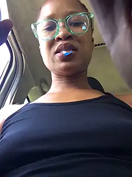 Snapshot of Amazingboodie chatting on January 25, 2025, 12:58 pm Amazingboodie online show from January 25, 2025, 12:58 pm