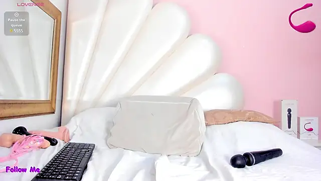 Keyla Brooks online show from February 22, 2025, 1:00 am