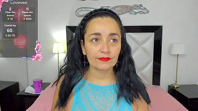  luna  sweet  online show from January 17, 2025, 3:23 am