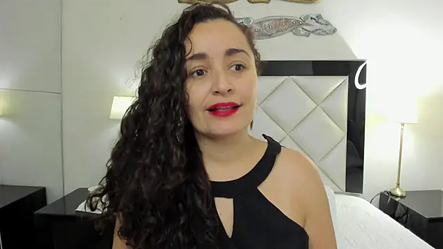  luna  sweet  online show from January 23, 2025, 3:37 am
