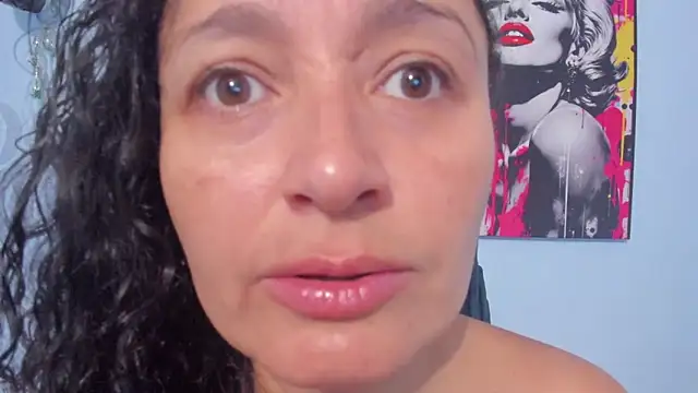  luna  sweet  online show from September 28, 2025, 7:25 am