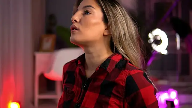 Snapshot of KellyMathews chatting on September 26, 2025, 2:04 am KellyMathews online show from September 26, 2025, 2:04 am