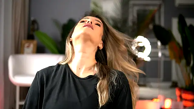 Snapshot of KellyMathews chatting on October 8, 2025, 1:47 am KellyMathews online show from October 8, 2025, 1:47 am