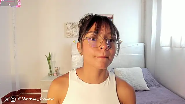 Snapshot of Norma-Jeaane chatting on December 16, 2024, 4:38 pm Norma-Jeaane online show from December 16, 2024, 4:38 pm