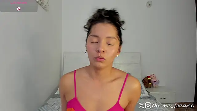 Snapshot of Norma-Jeaane chatting on November 15, 2025, 8:49 pm Norma-Jeaane online show from November 15, 2025, 8:49 pm