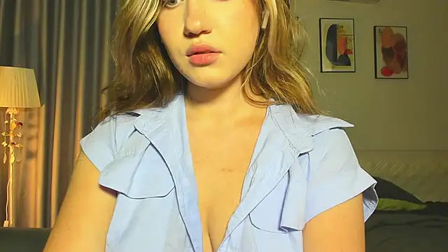 HanahCute online show from February 27, 2025, 3:04 am