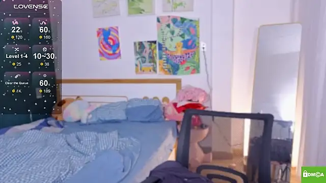 HanahCute online show from October 28, 2025, 12:14 am