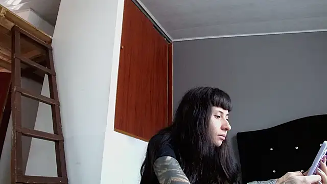 Emilia 1995 online show from July 25, 2026, 2:14 pm