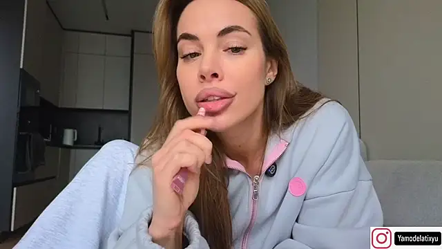 diffgirls2 online show from December 3, 2025, 10:13 am