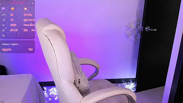 Snapshot of nyna_1 chatting on February 15, 2025, 10:10 pm nyna 1 online show from February 15, 2025, 10:10 pm