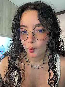 Antoniart  online show from February 9, 2026, 3:32 am