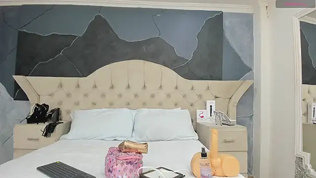 AmberGreyy  online show from February 19, 2025, 12:33 pm