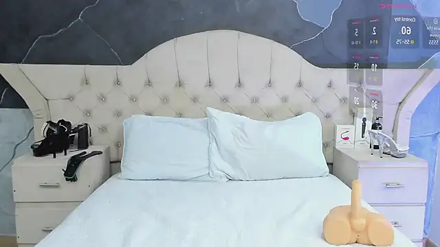 AmberGreyy  online show from February 19, 2025, 3:38 pm