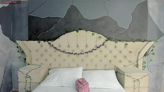 AmberGreyy  online show from November 3, 2025, 6:09 pm