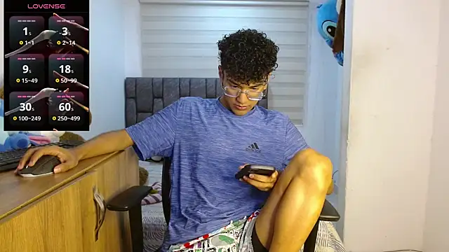 harrytwink18 online show from September 9, 2025, 3:11 pm