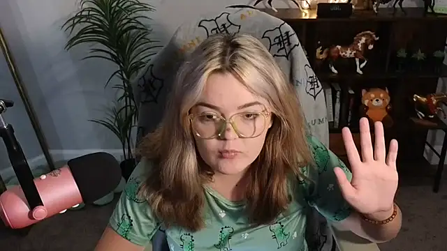 Snapshot of rodeobrii chatting on November 19, 2025, 12:21 am rodeobrii online show from November 19, 2025, 12:21 am