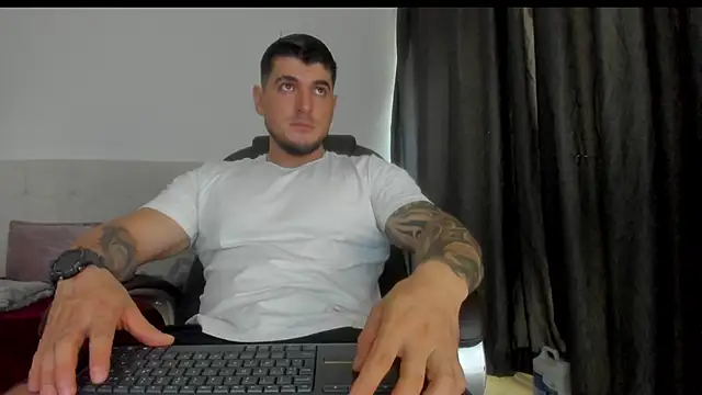 Teilor Creed online show from November 17, 2025, 7:19 pm