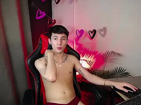 Snapshot of SebasstianGrand chatting on February 16, 2025, 12:08 am SebasstianGrand online show from February 16, 2025, 12:08 am