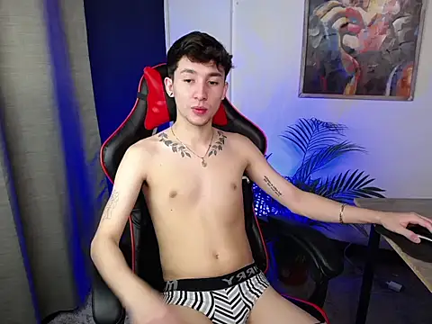 Snapshot of SebasstianGrand chatting on March 11, 2025, 12:22 am SebasstianGrand online show from March 11, 2025, 12:22 am