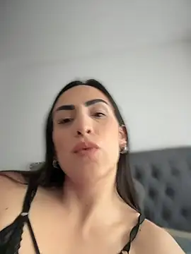 alessandra-a online show from November 3, 2025, 9:38 pm