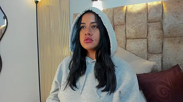 Snapshot of amatista__smith chatting on October 1, 2025, 8:15 pm amatista smith online show from October 1, 2025, 8:15 pm