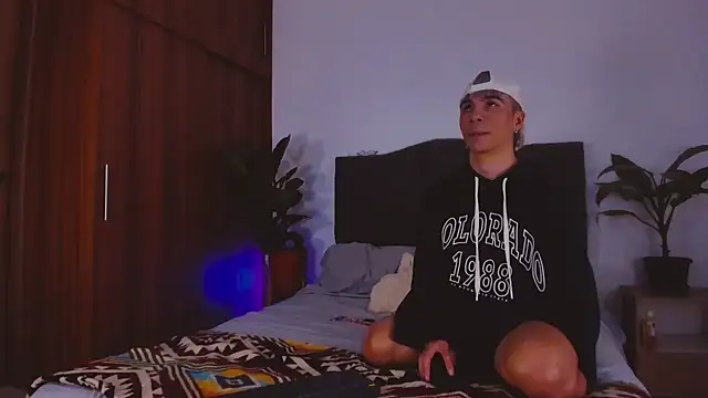 2gays 1Str8 online show from January 5, 2025, 1:35 am