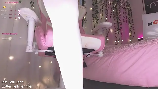 jelli jenni online show from December 27, 2024, 8:13 am