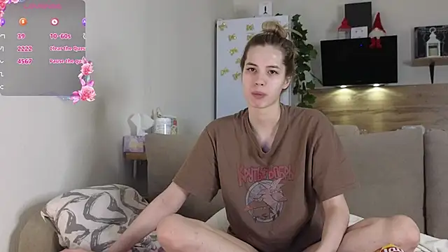 Girl alone home online show from January 31, 2025, 3:41 am
