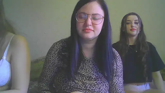 German Eva online show from March 10, 2025, 1:54 pm