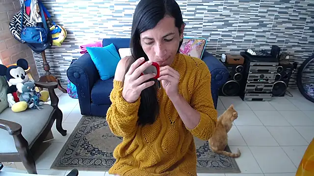 Snapshot of VioletaGomezCo chatting on April 18, 2026, 2:54 pm VioletaGomezCo online show from April 18, 2026, 2:54 pm