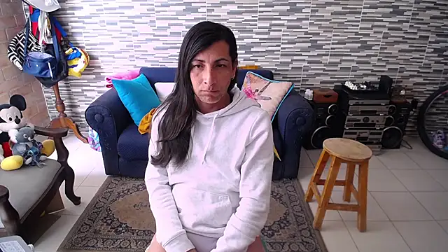 Snapshot of VioletaGomezCo chatting on April 21, 2026, 6:23 pm VioletaGomezCo online show from April 21, 2026, 6:23 pm