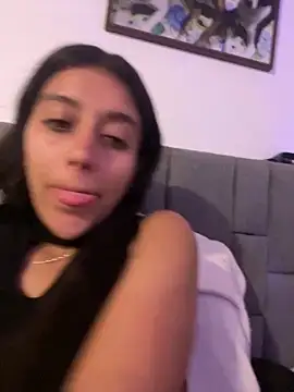 BrittanyDiaz online show from April 6, 2026, 3:04 am