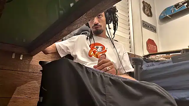 hotcamboy420 online show from February 5, 2025, 3:45 am