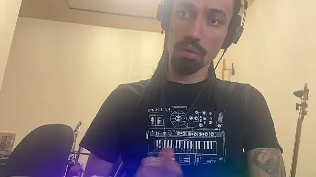 hotcamboy420 online show from October 27, 2025, 3:21 am