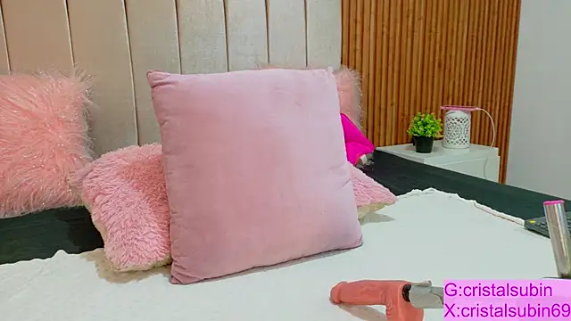 cristal subin69 online show from November 4, 2025, 12:15 pm